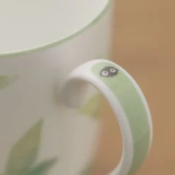 Kitchenware*Maison Ghibli Mug Totoro on a leaf - My Neighbor Totoro