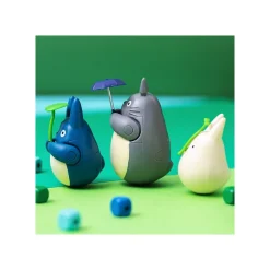 Toys*Maison Ghibli Round Bottomed Figurine Middle Totoro with leaf - My Neighbor Totoro