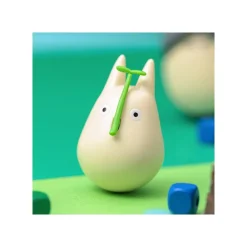 Toys*Maison Ghibli Round Bottomed Figurine Small Totoro with leaf - My Neighbor Totoro