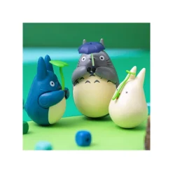 Toys*Maison Ghibli Round Bottomed Figurine Small Totoro with leaf - My Neighbor Totoro